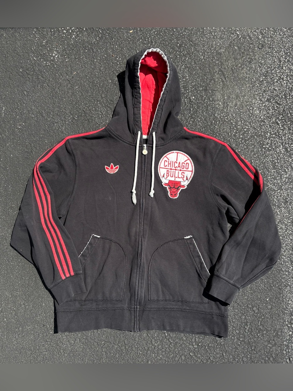 Adidas Chicago Bulls Embroidered Distressed Retro Vintage Full Zip Hoodie XL USA